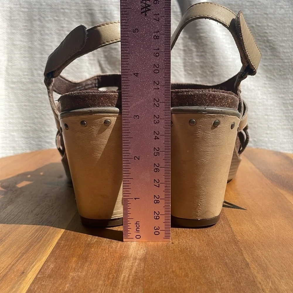 Dansko Women’s Felicia Leather Wedge Sandals Sand Antique Size 38
